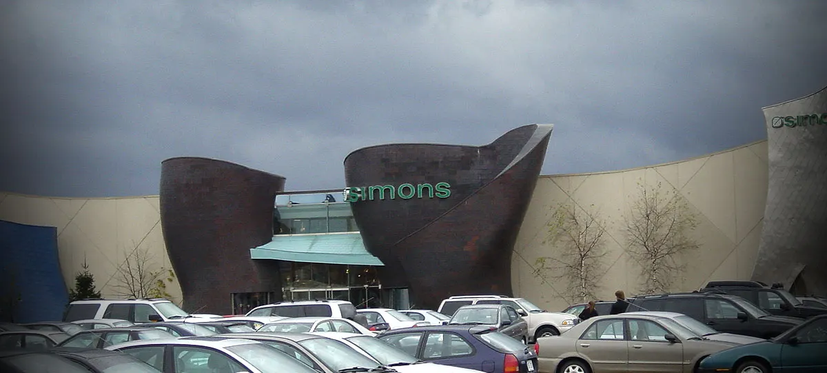 Structure décorative — Simons — Carrefour de l'Estrie, Sherbrooke