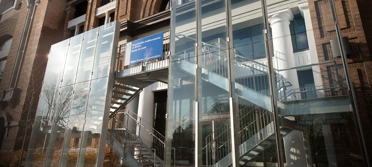 Escaliers métalliques — Hippodrome de Québec, Québec (photo 2)